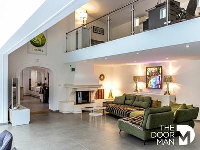 Propriété - 287 m² - 7 pièces