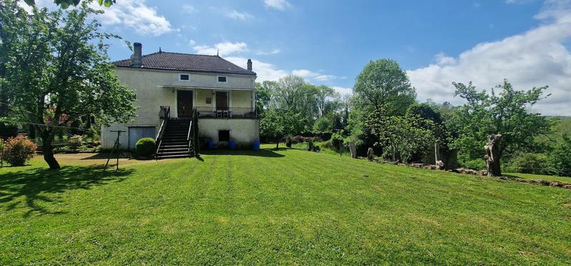 Propriété - 115 m² - 6 pièces