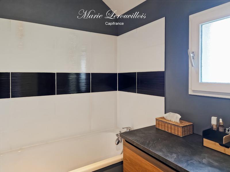 Maison - 152 m² - 8 pièces