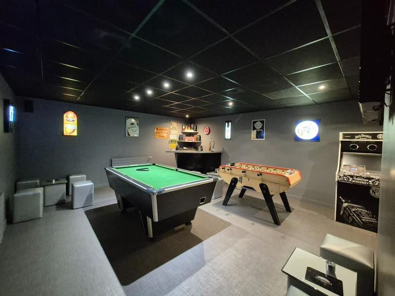 Maison - 471 m² - 15 pièces