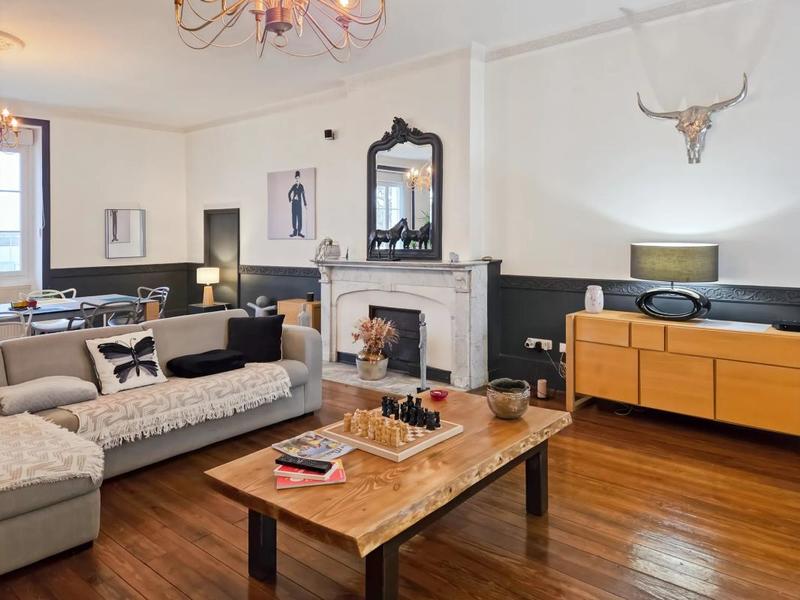 Appartement - 197 m² - 5 pièces