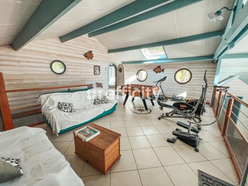 Maison - 345 m² - 10 pièces