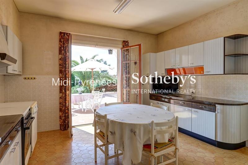 Maison - 242 m² - 6 pièces