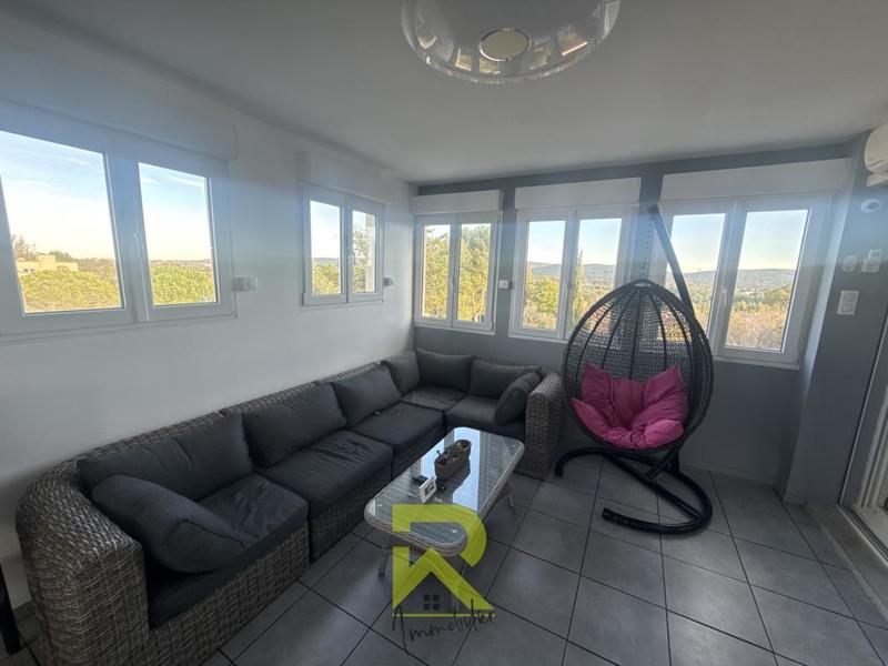 Maison - 239 m² - 4 pièces