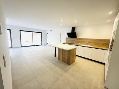 Maison - 94 m² - 4 pièces