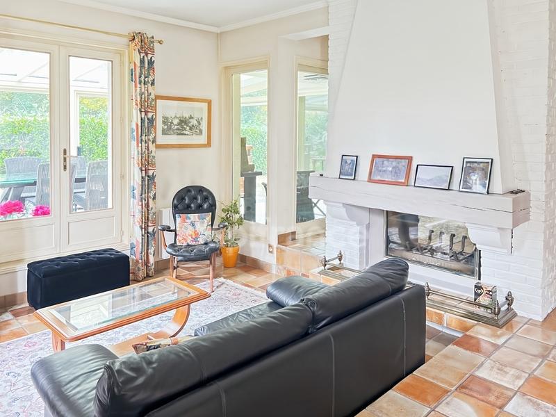 Maison - 224 m² - 7 pièces