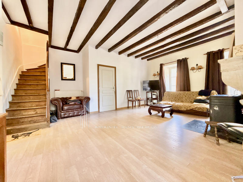 Propriété - 163 m² - 9 pièces