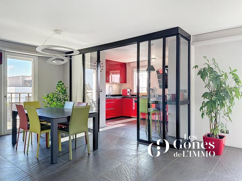 Appartement - 144 m² - 5 pièces