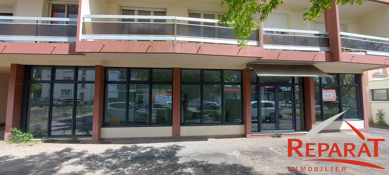Local commercial - 143 m²