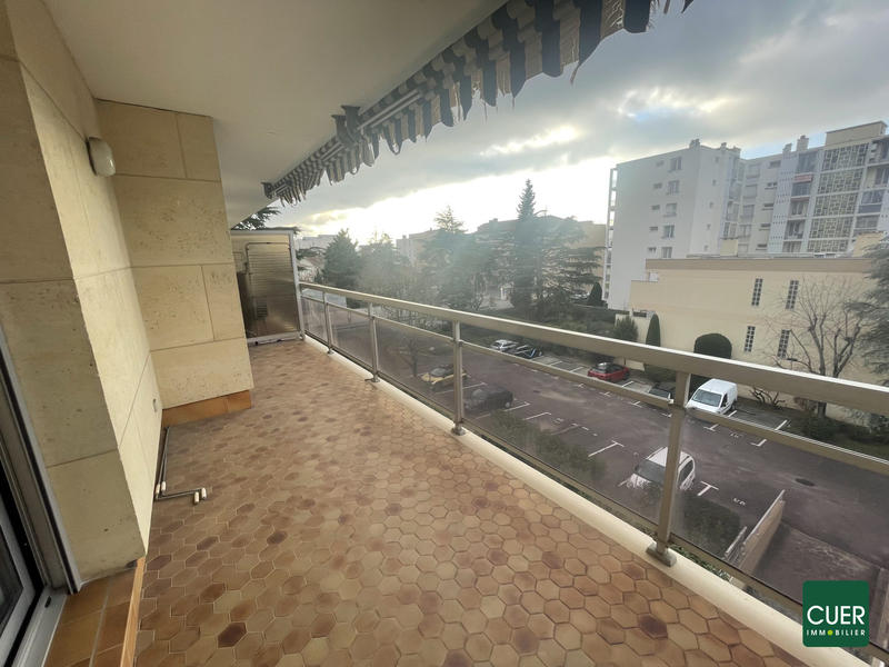 Appartement - 79 m² - 4 pièces