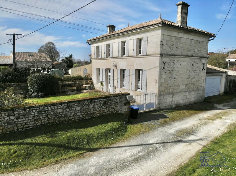 Maison ancienne - 117 m² - 4 pièces