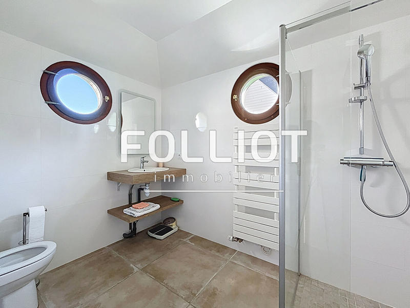 Maison - 187 m² - 8 pièces