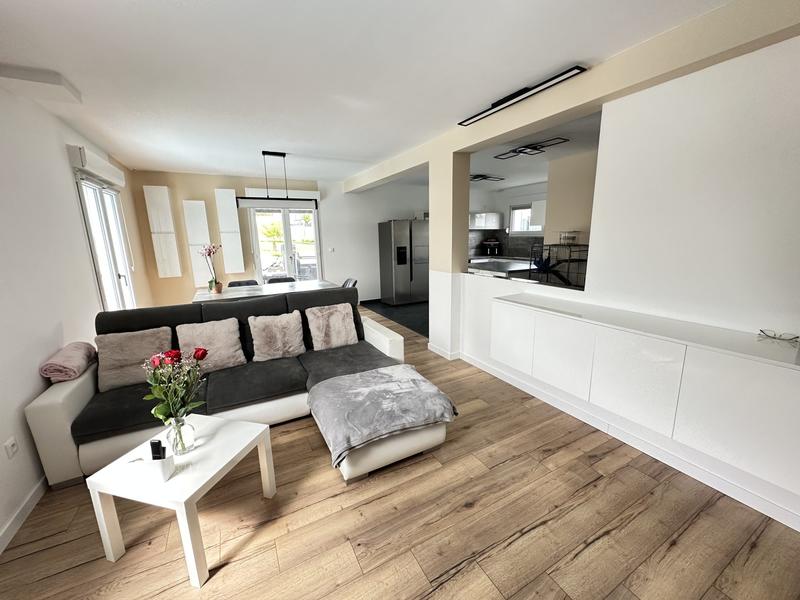 Maison - 102 m² - 5 pièces