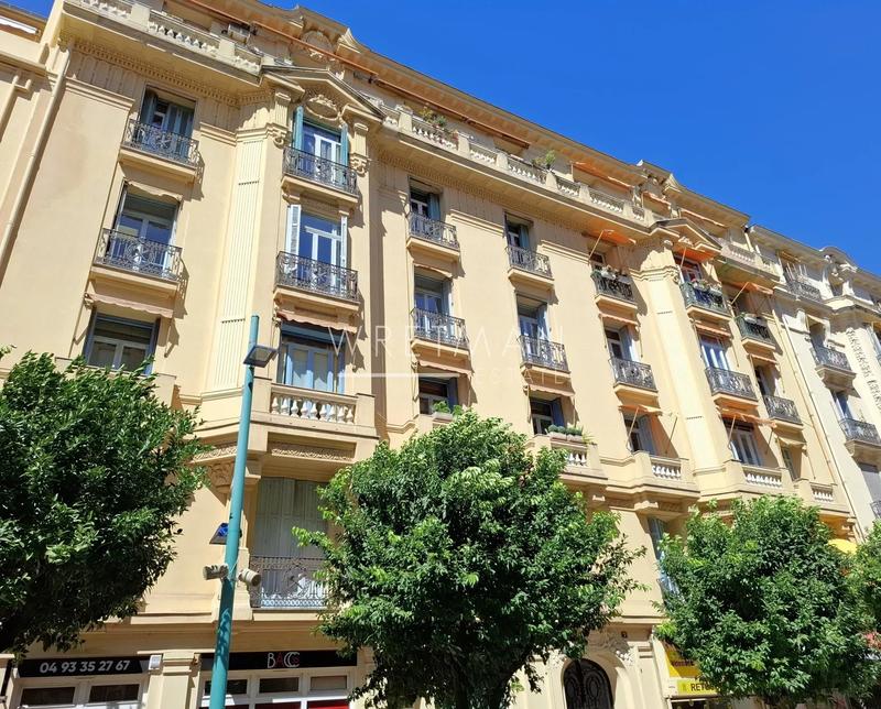 Appartement - 155 m² - 5 pièces