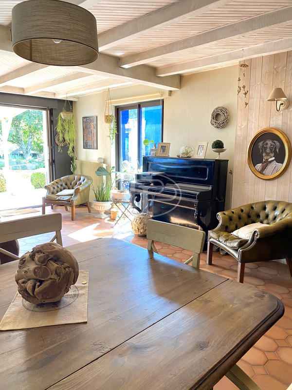 Maison ancienne - 267 m² - 8 pièces