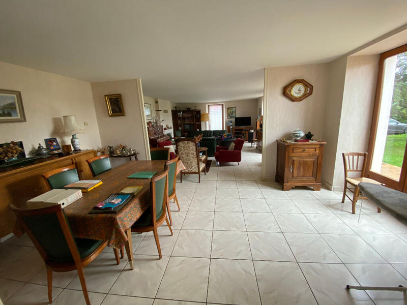 Maison - 240 m² - 10 pièces