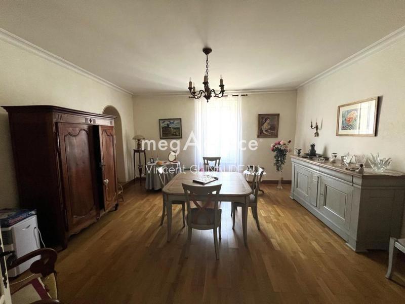 Maison - 174 m² - 9 pièces