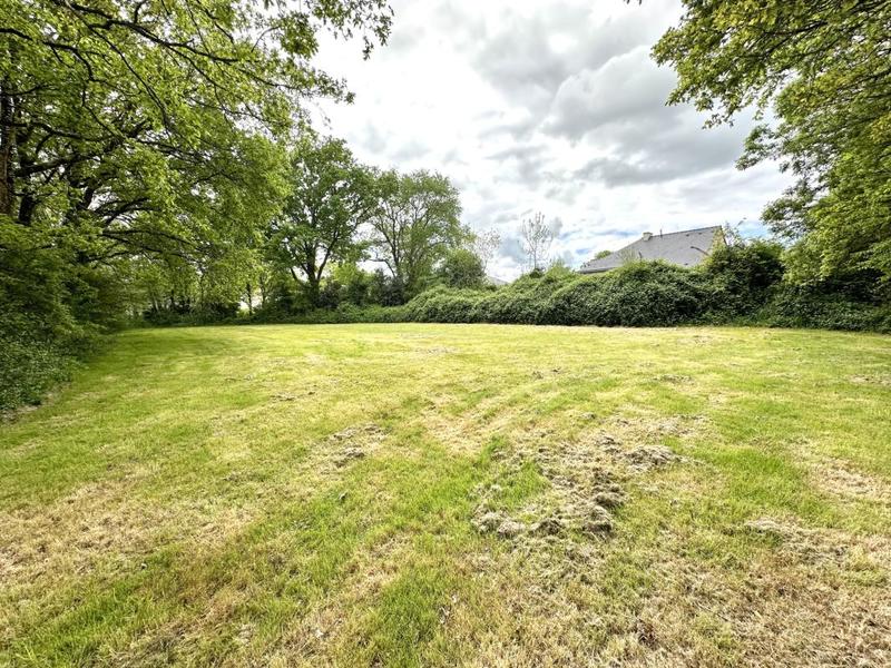 Terrain constructible - 922 m²