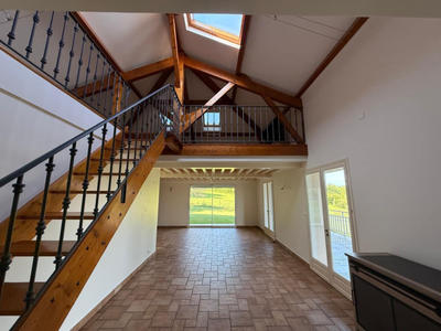 Maison - 180 m² - 9 pièces