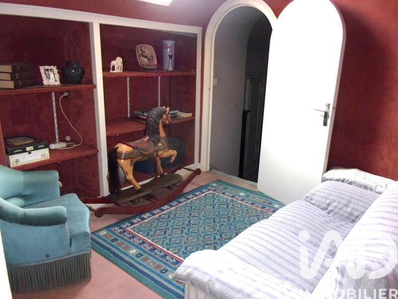 Maison - 212 m² - 12 pièces