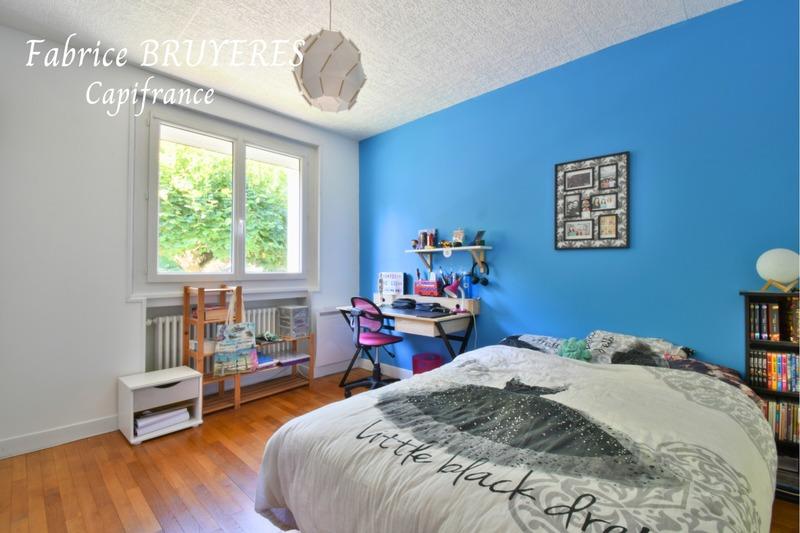 Maison - 170 m² - 9 pièces