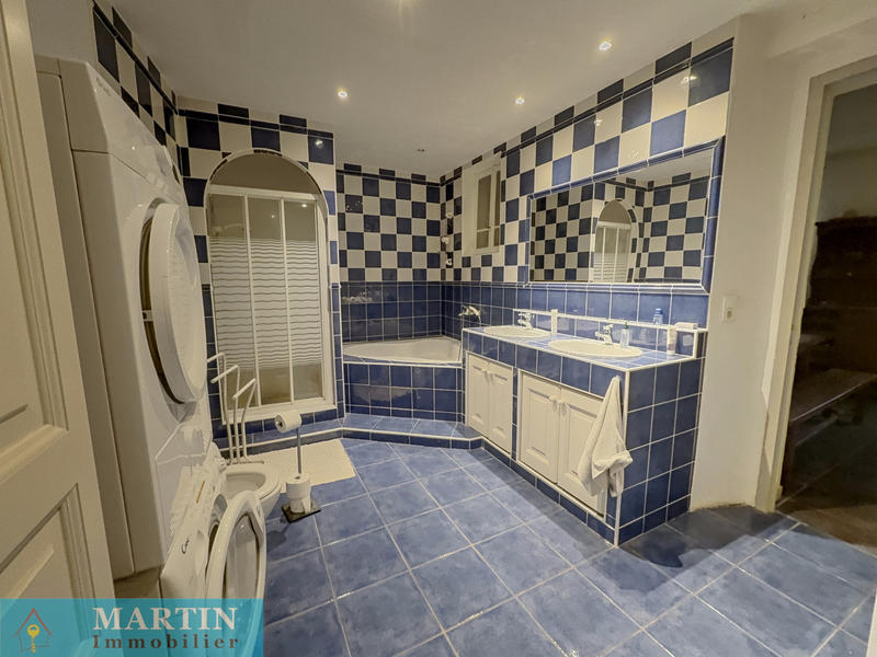 Appartement - 202 m² - 9 pièces