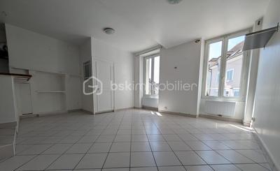 Immeuble - 186 m² - 10 pièces