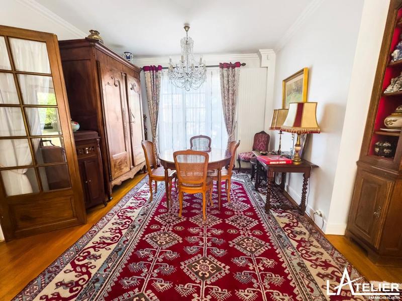 Maison - 185 m² - 7 pièces