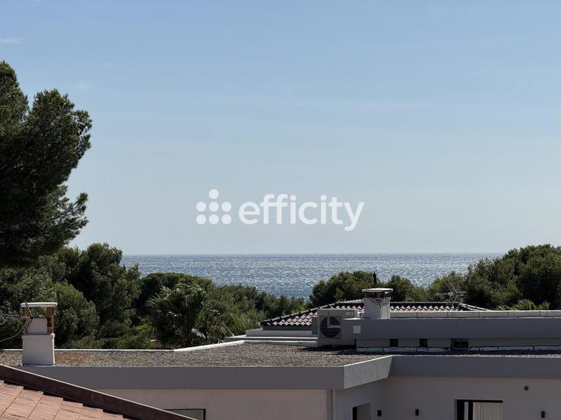 Maison - 245 m² - 7 pièces