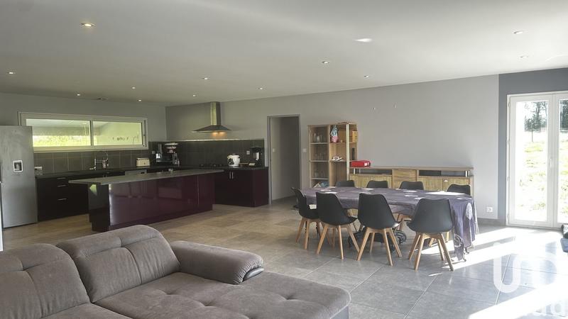 Maison - 144 m² - 5 pièces