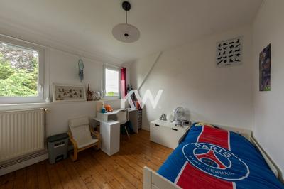 Maison - 283 m² - 9 pièces