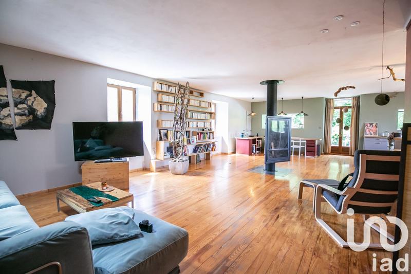 Maison - 202 m² - 6 pièces