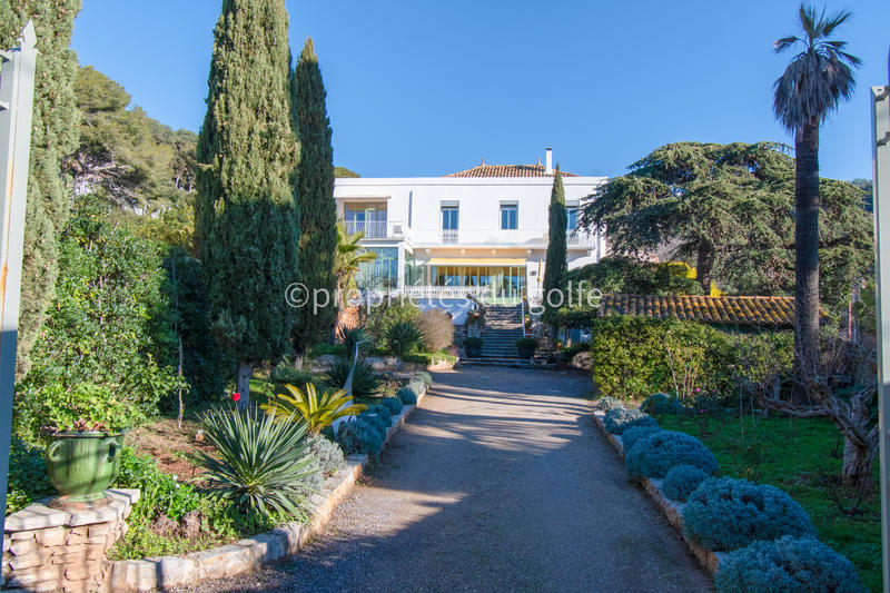 Maison - 255 m² - 6 pièces