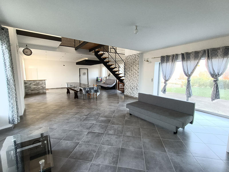 Maison - 253 m² - 8 pièces