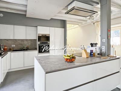 Maison - 170 m² - 6 pièces