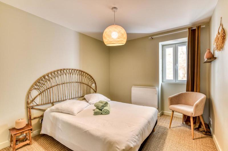 Maison - 201 m² - 7 pièces