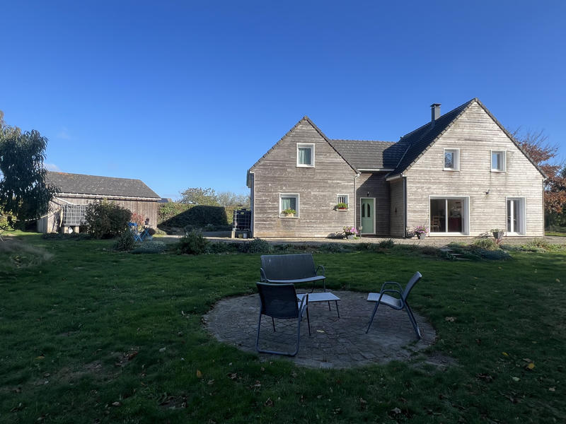 Maison - 157 m² - 8 pièces