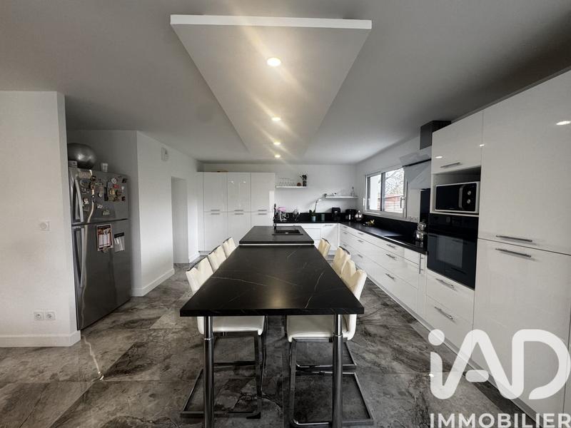 Maison - 185 m² - 6 pièces