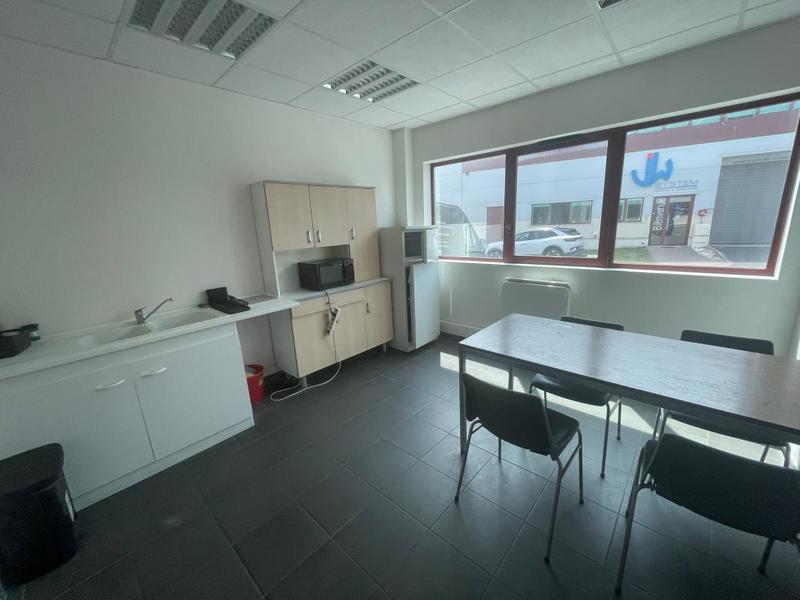 Local commercial - 679 m²