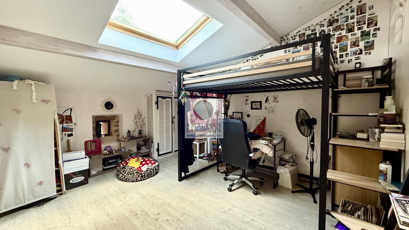 Maison - 280 m² - 9 pièces