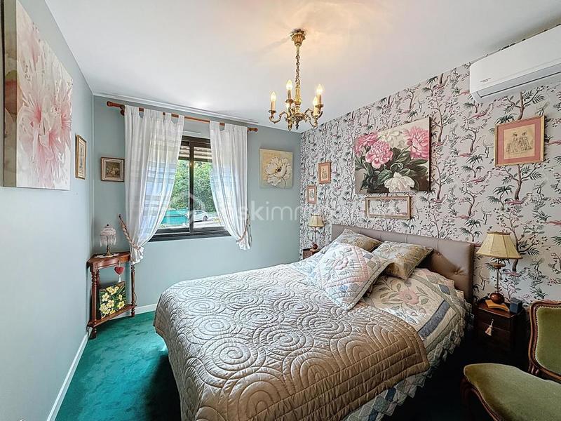 Propriété - 230 m² - 10 pièces