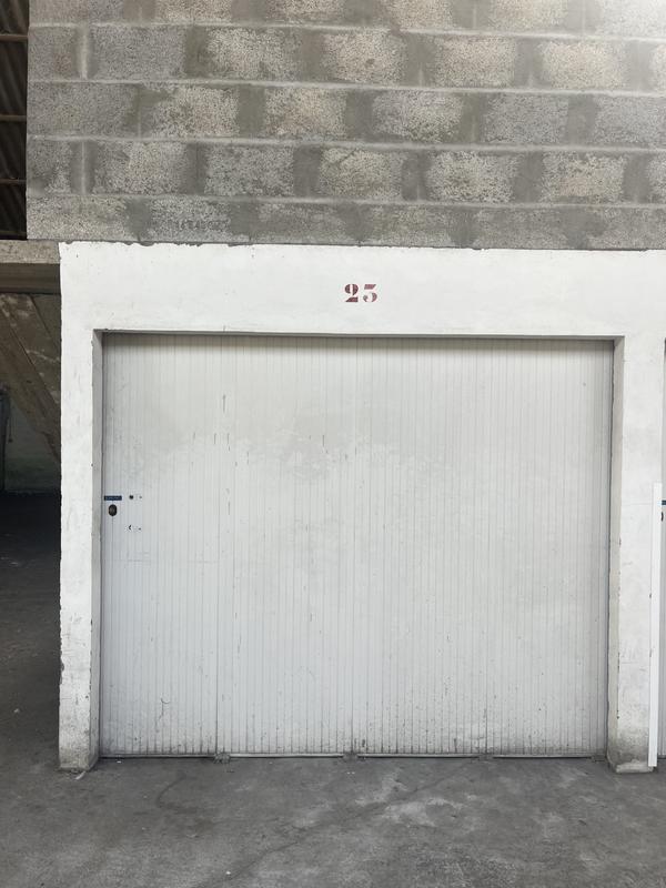 Parking / Garage - 11 m²