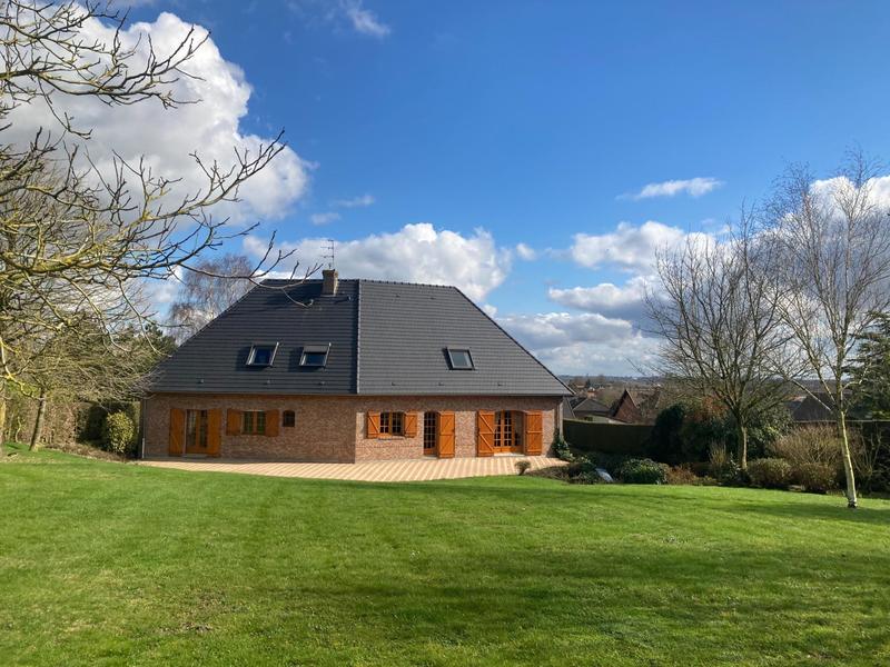 Maison - 202 m² - 6 pièces