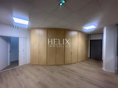 Bureau - 96 m² - 3 pièces