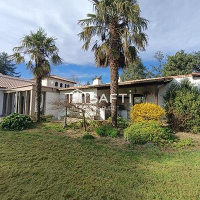 Villa - 360 m² - 12 pièces