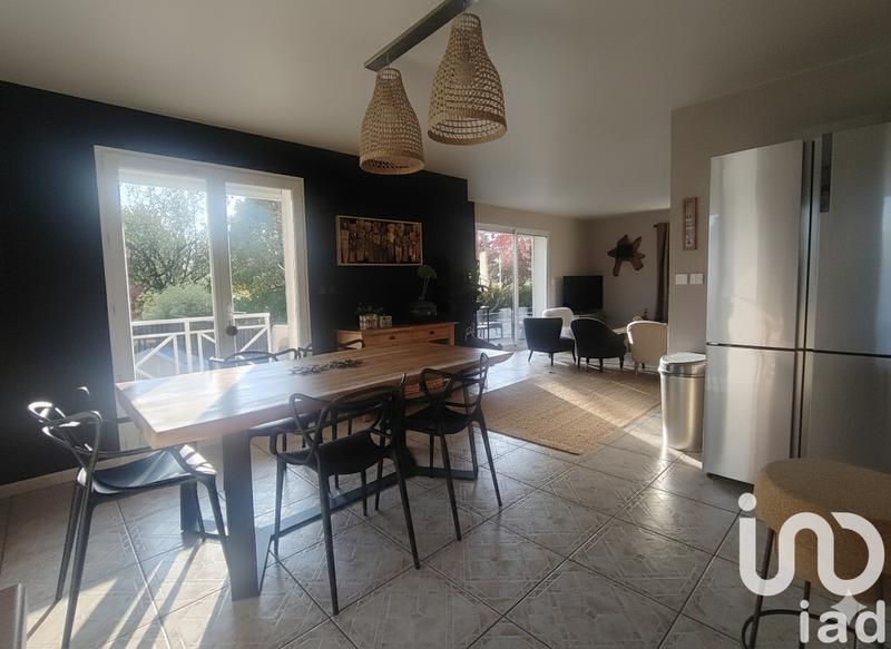 Maison - 213 m² - 7 pièces