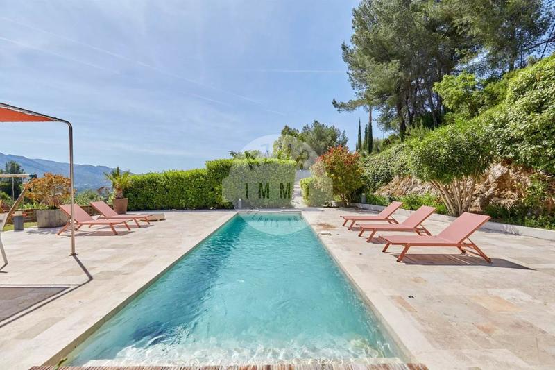 Villa - 350 m² - 6 pièces