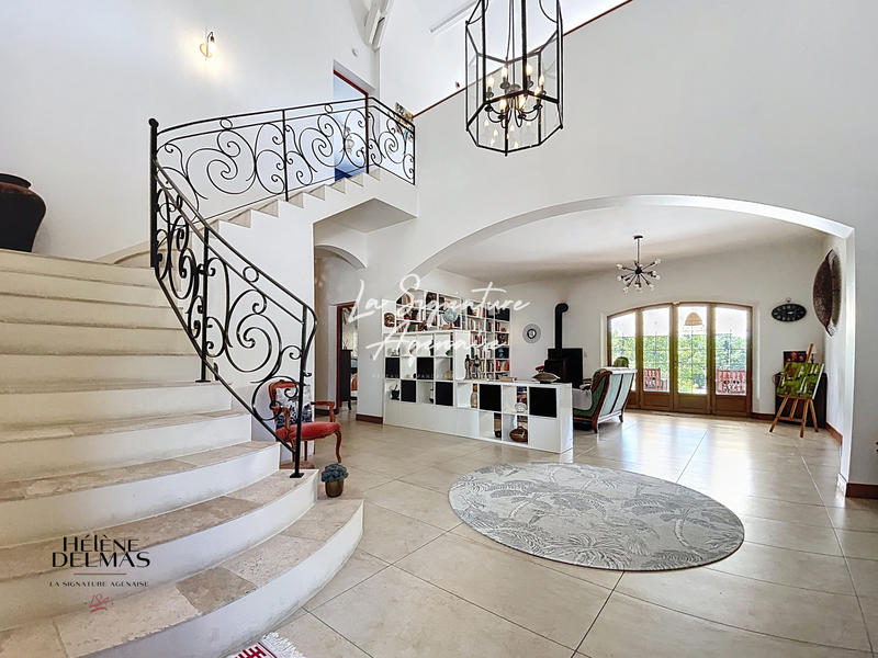 Maison - 520 m² - 8 pièces