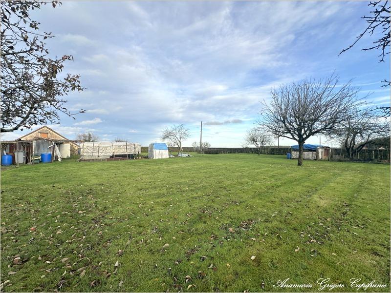 Terrain constructible - 1 915 m²
