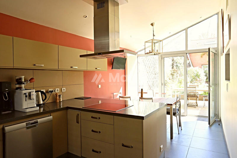 Maison - 184 m² - 7 pièces